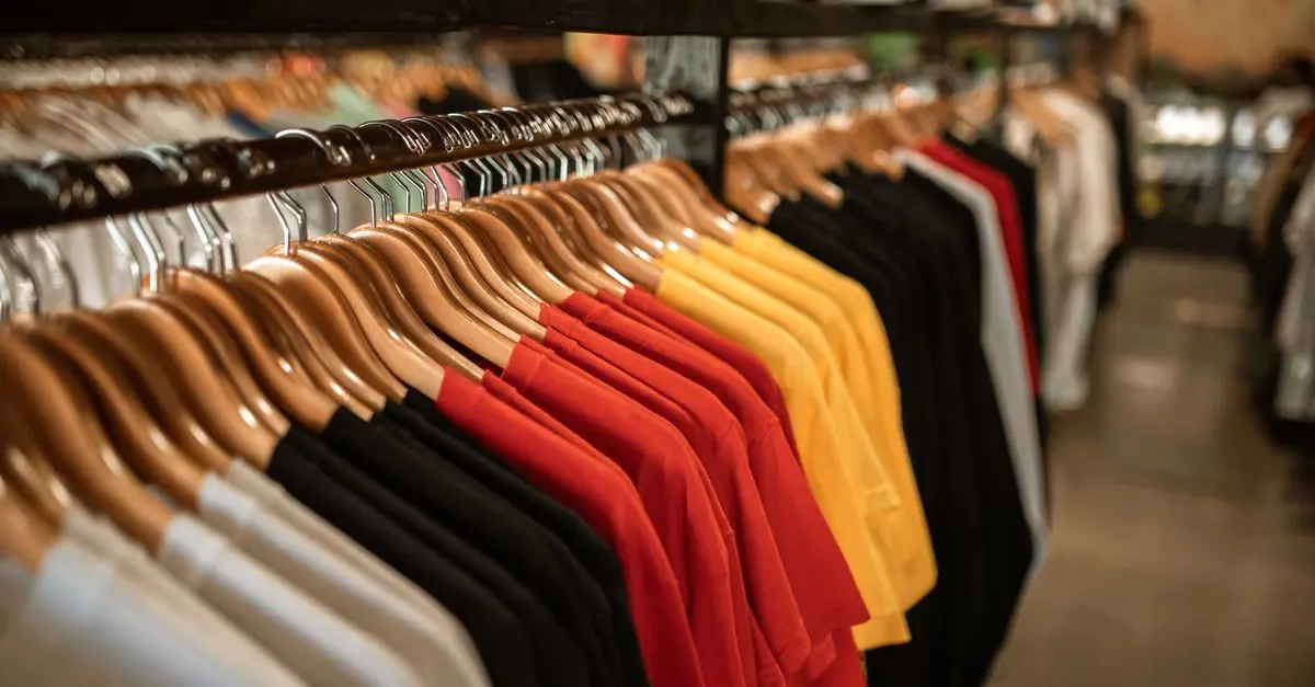 Bons plans pour renouveler sa garde-robe pendant les soldes d'hiver